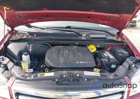 2014 Chrysler Town & Country Touring z USA, uszkodzony, nr VIN 2C4RC1BG0ER454924